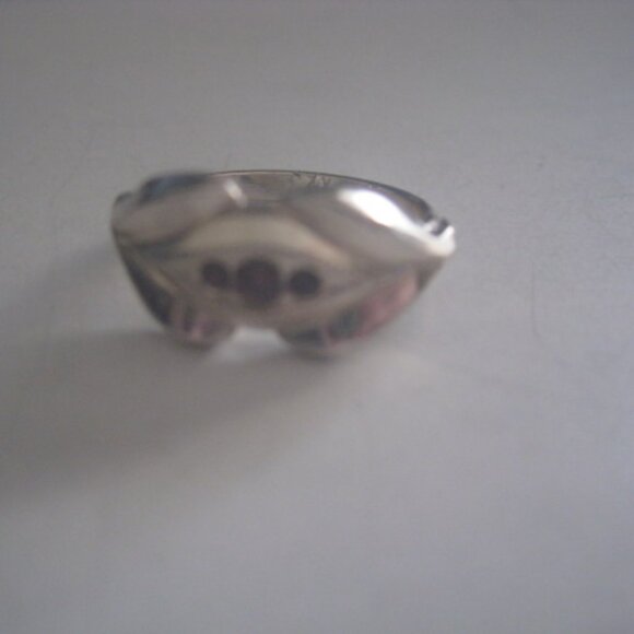 Silver Tone Ring w/ 3 Pink Glass Stones - Picture 8 of 12
